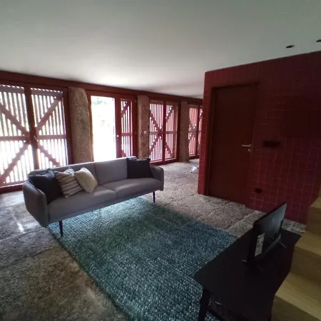 Quinta De Fora Wines & Tourism * 吉马良斯