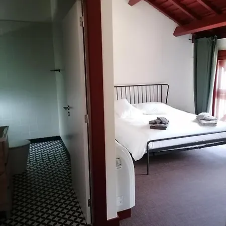 Quinta De Fora Wines & Tourism * ギマランイス